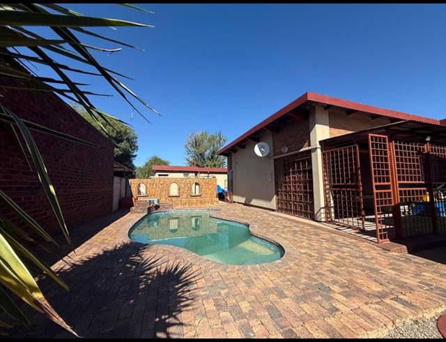 3 BEDROOM HOUSE FOR SALE IN VANDERBIJLPARK CE 3